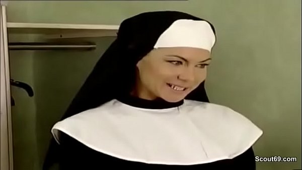 Deutsche Nonne In Klassischem Porno In Einem Kloster In Den Arsch Gefickt